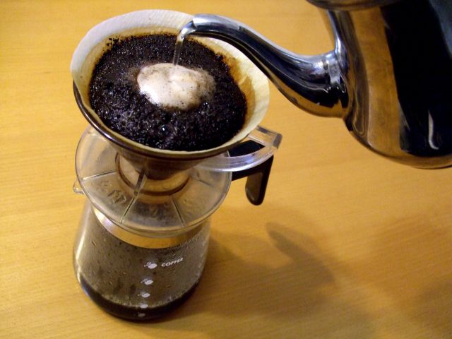 コーヒーを煎れる